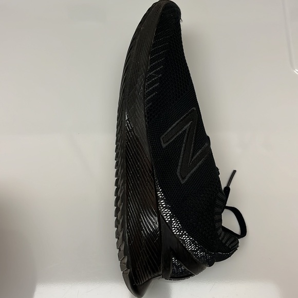 New Balance Women’s Fuel Cell Gym Athletic Shoes in all black-Size US 10 - Picture 5 of 7